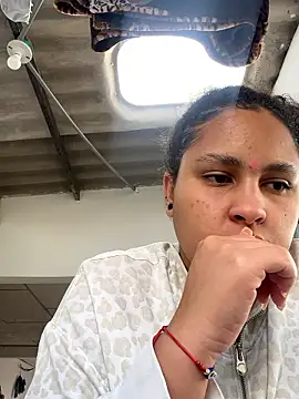 Snapshot of Selene_Voon_ chatting on June 5, 9:31 pm Selene Voon online show from June 5, 9:31 pm