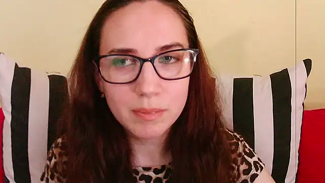 Snapshot of EmilyHotAngel chatting on June 10, 1:21 pm EmilyHotAngel online show from June 10, 1:21 pm