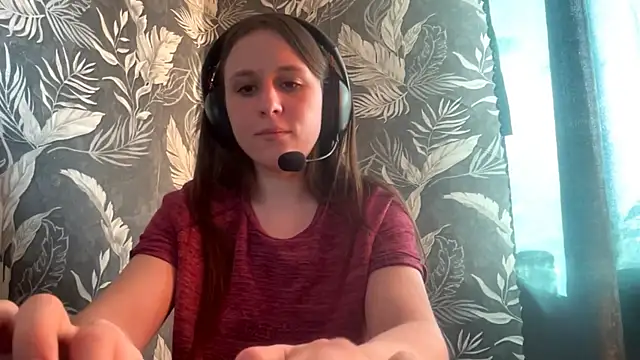 AdeliaMallas online show from May 6, 3:39 pm