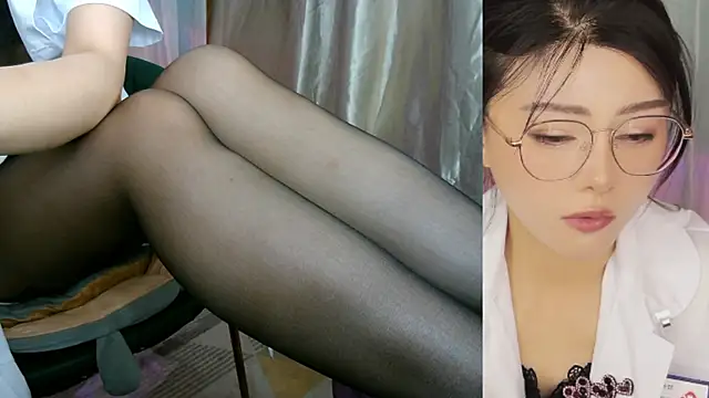 honeypeach666 online show from May 26, 2:24 pm