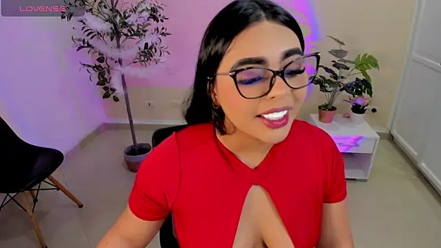 Snapshot of Margot_Robie chatting on May 11, 2:45 pm Margot Robie online show from May 11, 2:45 pm