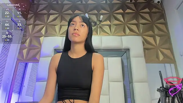 Snapshot of peyton_luoise27 chatting on June 18, 12:31 pm peyton luoise27 online show from June 18, 12:31 pm