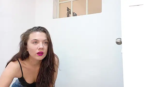 Snapshot of Katia_Rose23 chatting on May 11, 6:38 pm Katia Rose23 online show from May 11, 6:38 pm
