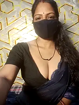Juli 80 online show from July 31, 9:30 am