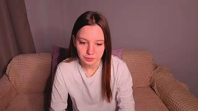 lolytaberry online show from June 3, 1:30 am