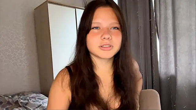 EmilyMercurial online show from July 29, 8:23 am