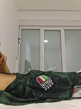 kurdishboy69 online show from June 16, 8:44 pm