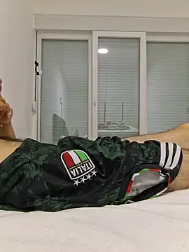 kurdishboy69 online show from June 21, 9:28 pm