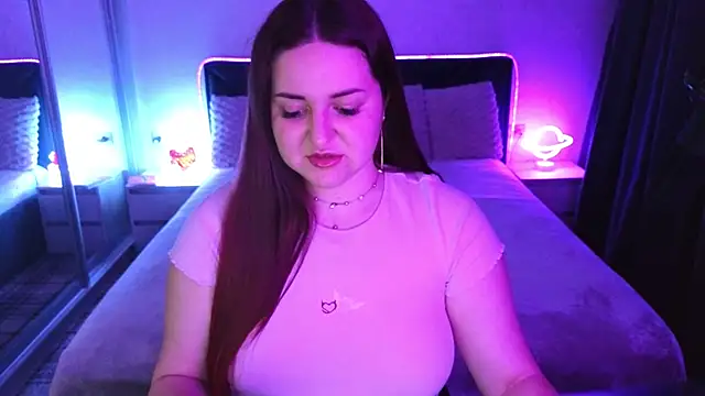 Redd Vixen online show from May 20, 11:00 pm
