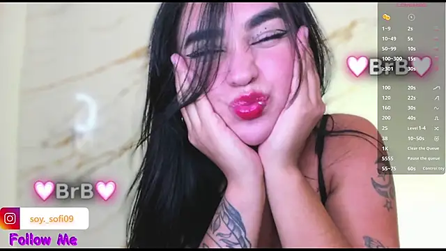 Snapshot of elaiamuller_ chatting on June 30, 8:43 pm elaiamuller online show from June 30, 8:43 pm