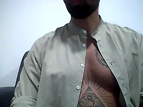 Alessandromagno8 online show from May 11, 9:15 am