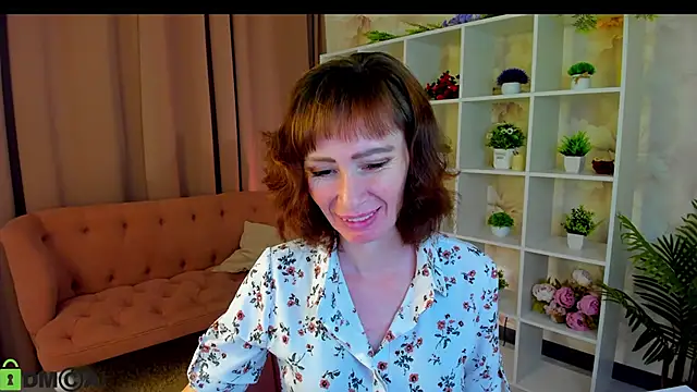 gracekellyyy online show from June 13, 4:21 am