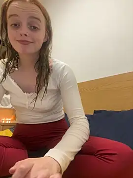 goddesslucyy online show from June 16, 1:19 am