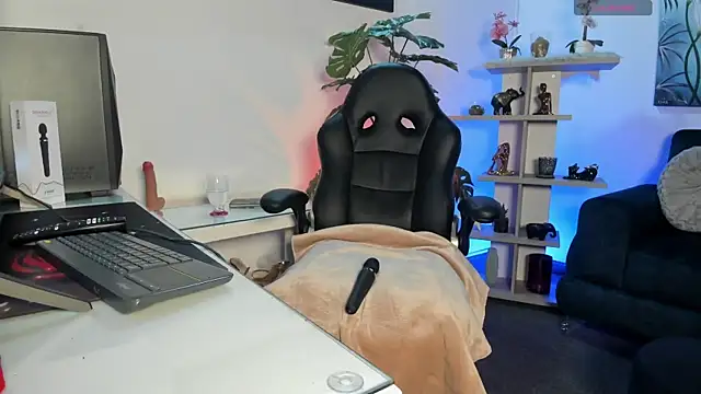 lexietaylor online show from July 17, 12:34 pm