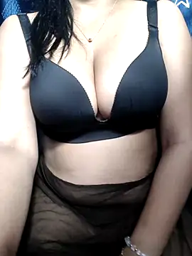 Snapshot of zarajaneman chatting on May 11, 5:21 pm zarajaneman online show from May 11, 5:21 pm