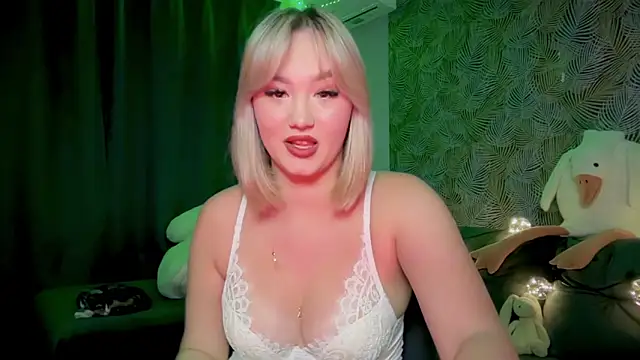 AvroraSolace online show from May 15, 8:05 pm