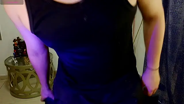 Snapshot of eithan_jonnes_ chatting on May 7, 10:04 pm eithan jonnes online show from May 7, 10:04 pm