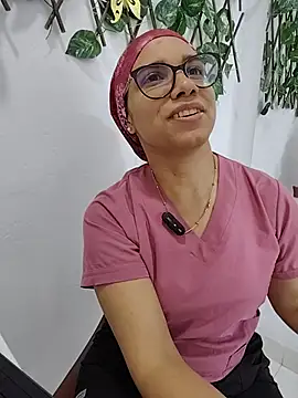 Snapshot of alanahot94 chatting on June 12, 4:17 pm alanahot94 online show from June 12, 4:17 pm