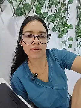 Snapshot of alanahot94 chatting on June 21, 9:06 pm alanahot94 online show from June 21, 9:06 pm