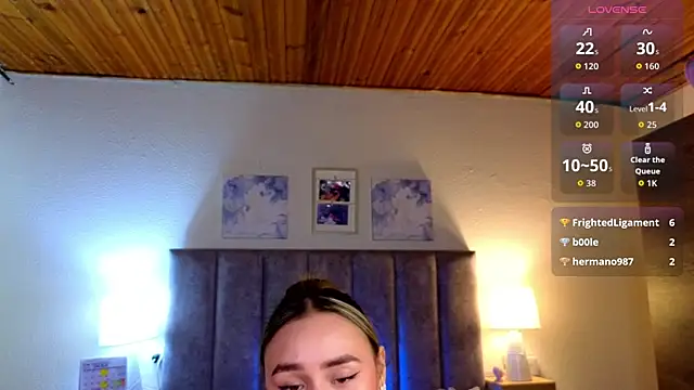 Snapshot of Victoria_Hils chatting on July 14, 2:05 am Victoria Hils online show from July 14, 2:05 am