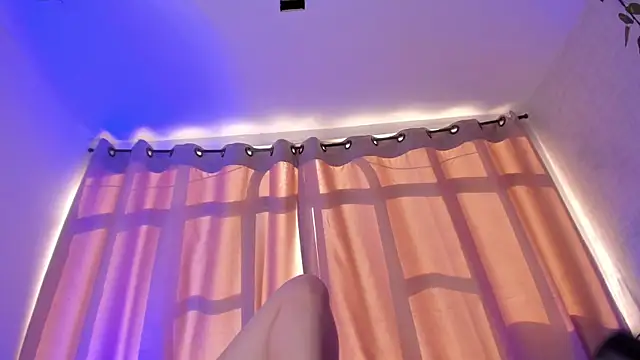 Snapshot of Abby_Snow_ chatting on July 15, 8:36 pm Abby Snow online show from July 15, 8:36 pm
