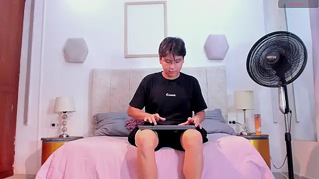  maximo 1 online show from May 8, 7:41 pm