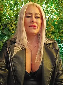 MILFBARBY online show from November 8, 8:14 am