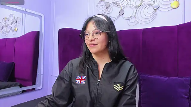 Victoria Lauren online show from May 26, 2:46 pm