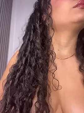 Yassy 11 online show from June 5, 7:41 pm