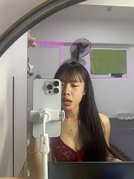 Snapshot of Lov3lily chatting on June 7, 10:02 pm Lov3lily online show from June 7, 10:02 pm