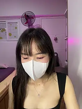 Snapshot of Lov3lily chatting on July 3, 3:51 pm Lov3lily online show from July 3, 3:51 pm