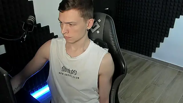 More than friend online show from June 20, 3:26 pm