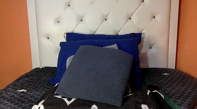 creamyamber online show from January 5, 2:06 am