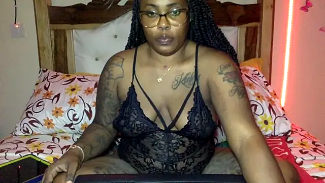 creamyamber online show from April 7, 1:39 am