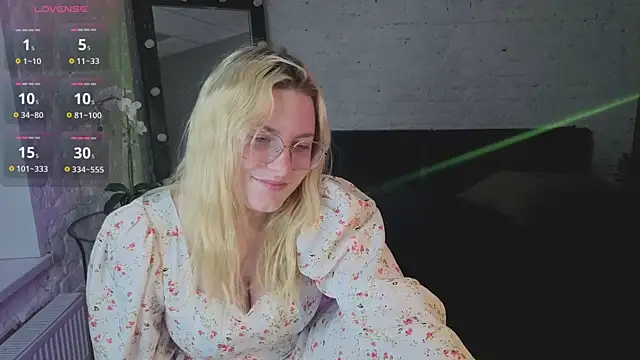 StellaVanilla online show from June 3, 2:33 pm