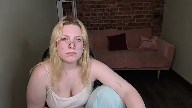 StellaVanilla online show from June 16, 2:19 pm