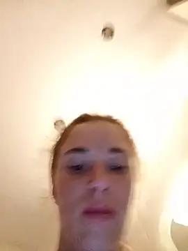 Snapshot of BarniLilit chatting on July 1, 9:47 pm BarniLilit online show from July 1, 9:47 pm