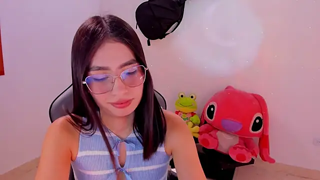 Scarleth Ferrec online show from June 21, 8:00 pm