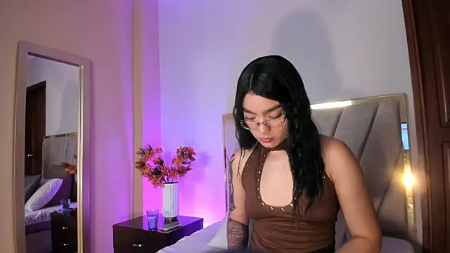 Snapshot of VenusStonee chatting on May 13, 11:40 am VenusStonee online show from May 13, 11:40 am