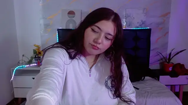 Lizeth bigboob online show from May 14, 12:23 pm