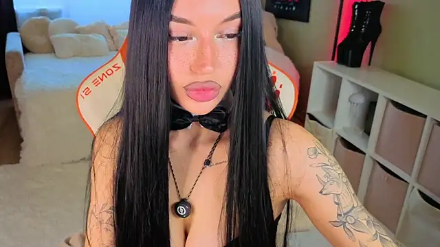Snapshot of Regina_Amour chatting on July 12, 4:20 pm Regina Amour online show from July 12, 4:20 pm