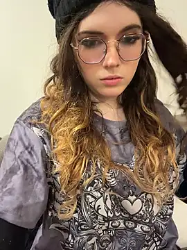 cutypiefull online show from May 15, 2:07 am