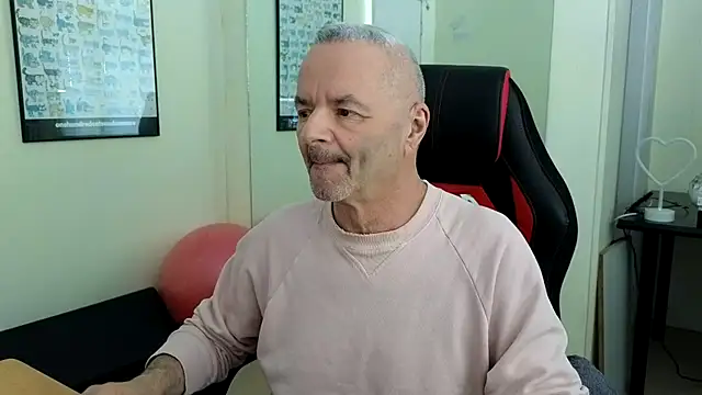 hotdadbod online show from January 11, 7:38 pm