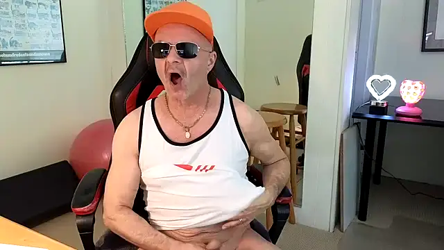 hotdadbod online show from January 17, 9:28 pm