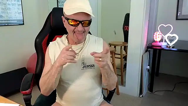 hotdadbod online show from February 5, 9:40 pm