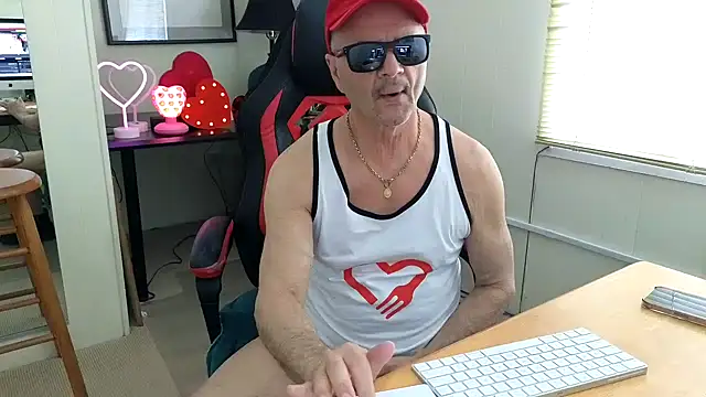 hotdadbod online show from February 15, 9:04 pm