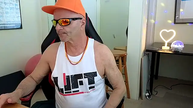 hotdadbod online show from March 7, 9:38 pm