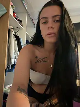 Snapshot of XemzX chatting on May 30, 10:01 am XemzX online show from May 30, 10:01 am