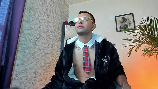 JuanManuelGate online show from May 24, 11:04 am