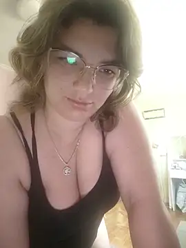 Snapshot of Nika6524 chatting on May 22, 10:21 am Nika6524 online show from May 22, 10:21 am